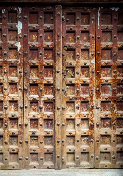 Velha porta vintage — Fotografia de Stock