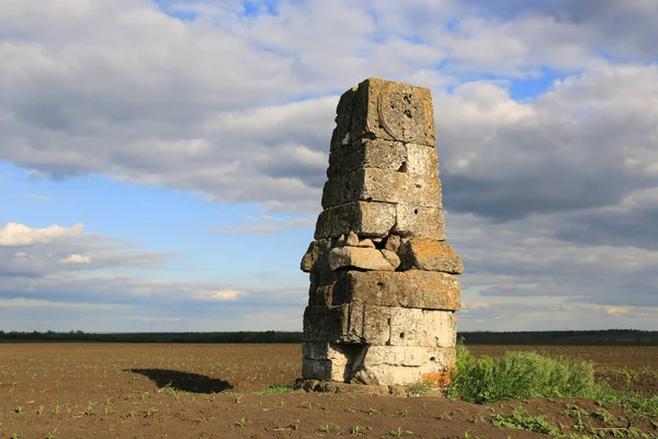 Antico Pilastro Pietra Sul Campo Catherines Miglio Prendilo Ucraina — Foto Stock