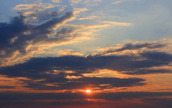 Widok Ładne Niebo Majestatycznym Zachodem Słońca — Zdjęcie stockowe