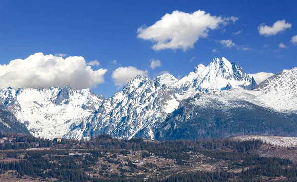 Paesaggio Con Vista Sulle Cime Innevate Degli Alti Tatra — Foto Stock