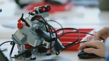 Çocuk robot program nasıl öğrenin