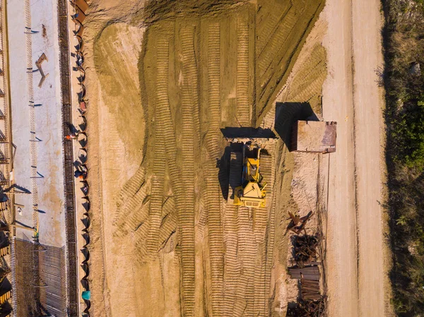 Trabajos de excavación en la orilla del mar, reforzando la costa del Mar Báltico — Foto de Stock