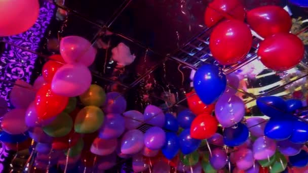 Palloncini durante la festa — Video Stock