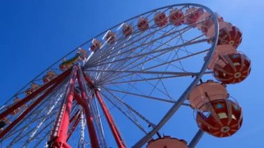 Zürih'te dönme dolap