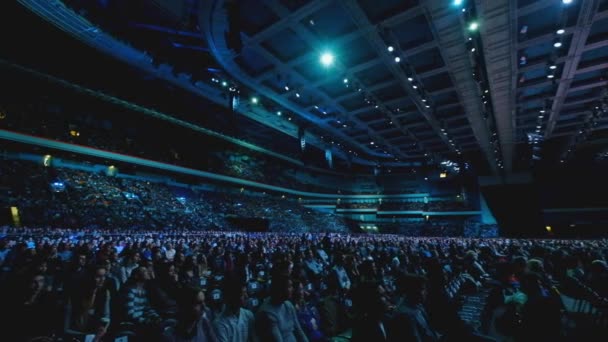 Moszkva Oroszország 2018 Április Látogatók Részt Üzleti Konferencia Nagy Teremben — Stock videók