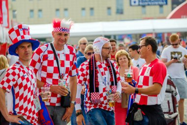 Futbol taraftarları takım Hırvatistan ve Türkiye arasındaki maç günü şehrin sokaklarında destek
