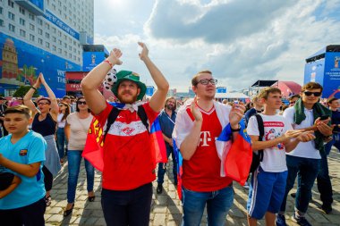 Futbol taraftarları takım Hırvatistan ve Türkiye arasındaki maç günü şehrin sokaklarında destek