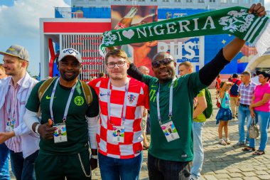 Futbol taraftarları takım Hırvatistan ve Türkiye arasındaki maç günü şehrin sokaklarında destek