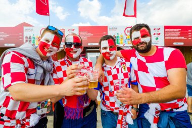 Futbol taraftarları takım Hırvatistan ve Türkiye arasındaki maç günü şehrin sokaklarında destek