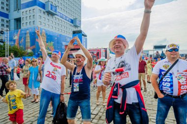 Futbol taraftarları takım Hırvatistan ve Türkiye arasındaki maç günü şehrin sokaklarında destek