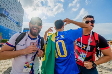 Futbol taraftarları takım Hırvatistan ve Türkiye arasındaki maç günü şehrin sokaklarında destek