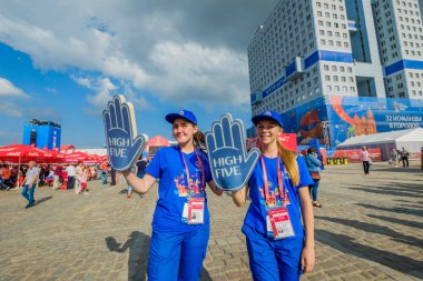 Futbol taraftarları takım Hırvatistan ve Türkiye arasındaki maç günü şehrin sokaklarında destek