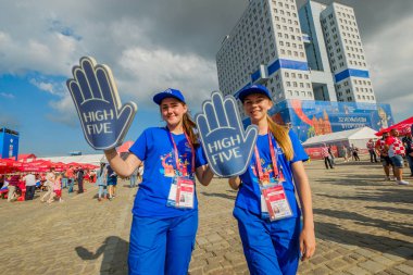 Futbol taraftarları takım Hırvatistan ve Türkiye arasındaki maç günü şehrin sokaklarında destek