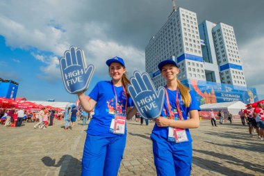 Futbol taraftarları takım Hırvatistan ve Türkiye arasındaki maç günü şehrin sokaklarında destek