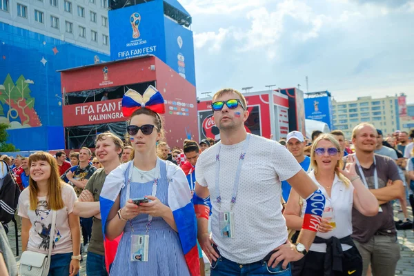 Futbol taraftarları takım Hırvatistan ve Türkiye arasındaki maç günü şehrin sokaklarında destek