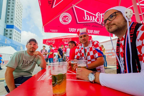 Futbol taraftarları takım Hırvatistan ve Türkiye arasındaki maç günü şehrin sokaklarında destek