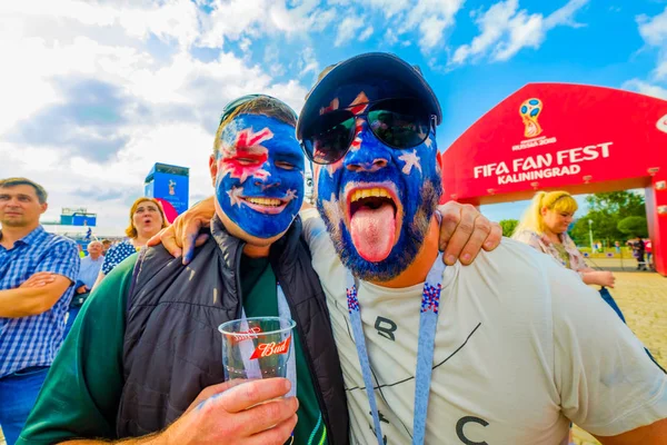 Futbol taraftarları takım Hırvatistan ve Türkiye arasındaki maç günü şehrin sokaklarında destek