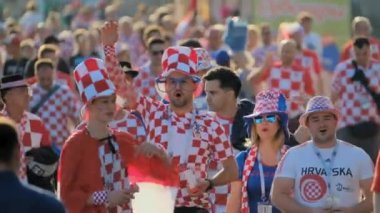 Futbol taraftarları takım Hırvatistan ve Türkiye arasındaki maç günü şehrin sokaklarında destek