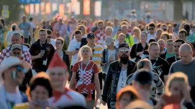 Futbol taraftarları takım Hırvatistan ve Türkiye arasındaki maç günü şehrin sokaklarında destek