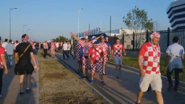 Futbol taraftarları takım Hırvatistan ve Türkiye arasındaki maç günü şehrin sokaklarında destek