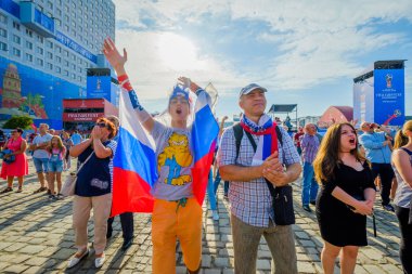 Futbol taraftarları takım Hırvatistan ve Türkiye arasındaki maç günü şehrin sokaklarında destek