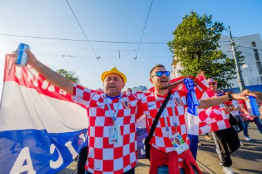 Futbol taraftarları takım Hırvatistan ve Türkiye arasındaki maç günü şehrin sokaklarında destek