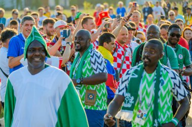Futbol taraftarları takım Hırvatistan ve Türkiye arasındaki maç günü şehrin sokaklarında destek