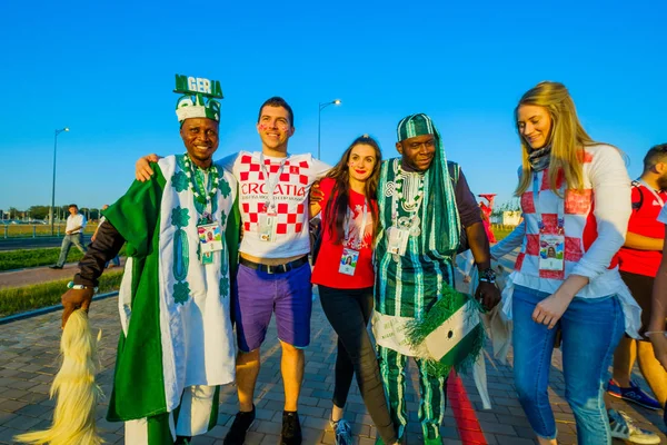 Futbol taraftarları takım Hırvatistan ve Türkiye arasındaki maç günü şehrin sokaklarında destek