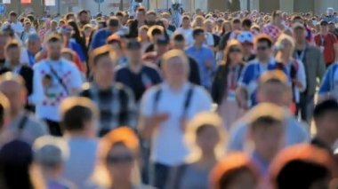 Sokaktaki insan kalabalığı.