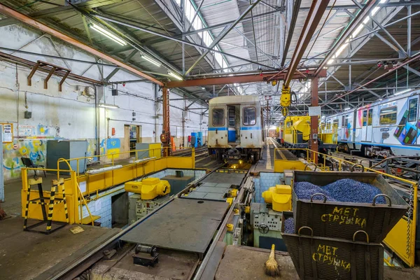 Metro metro istasyonu Krasnaya Presnya 'nın içi