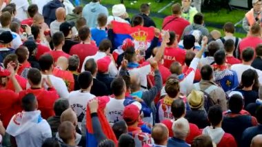 Sırbistan ve İsviçre maçı takım futbol taraftarları destek