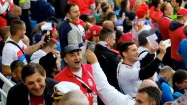 Sırbistan ve İsviçre maçı takım futbol taraftarları destek
