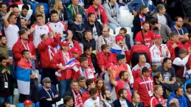 Sırbistan ve İsviçre maçı takım futbol taraftarları destek