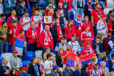 Sırbistan ve İsviçre maçı takım futbol taraftarları destek