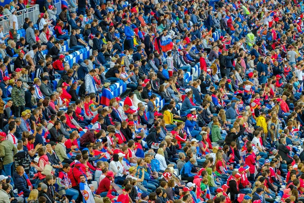 Sırbistan ve İsviçre maçı takım futbol taraftarları destek