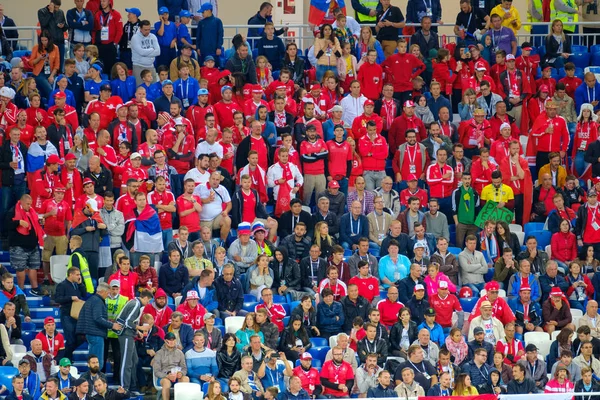 Football fans support teams on the match between Serbia and Switzerland — Stock Photo, Image