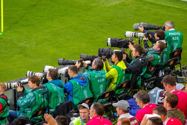 Football photographers on the match between Serbia and Switzerland — Stock Photo, Image