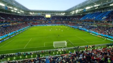 Kaliningrad - Rusya, 22 Mayıs 2018: Futbol taraftarları stadion Kaliningrad katılmak, Sırbistan ve İsviçre arasında maç