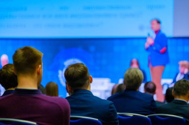 İnsanlar iş konferans Kongre salonunda katılmak