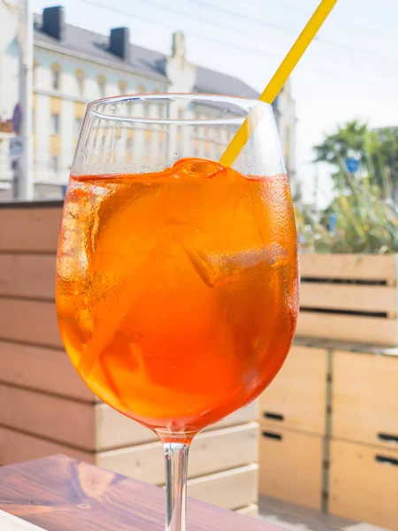 Volles Glas Aperol Spritz Cocktail — Stockfoto