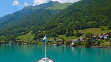 Brienz Gölü etrafında bizimkiler yaşar yaz tekne