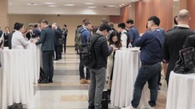 Kahve molası, zaman atlamalı iş Konferansı ziyaretçi