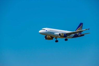 Bulgar Eagle havayolları uçak iniş gün zaman Zürih Uluslararası Havaalanı için hazırlanıyor