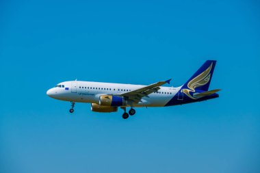 Bulgar Eagle havayolları uçak iniş gün zaman Zürih Uluslararası Havaalanı için hazırlanıyor