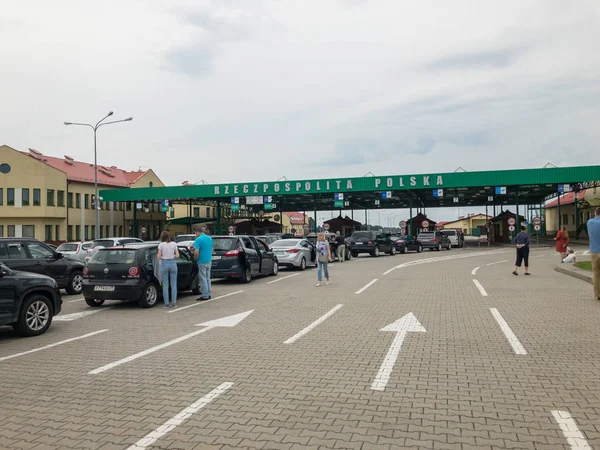 Long queue willing to cross the border between Russia and Poland