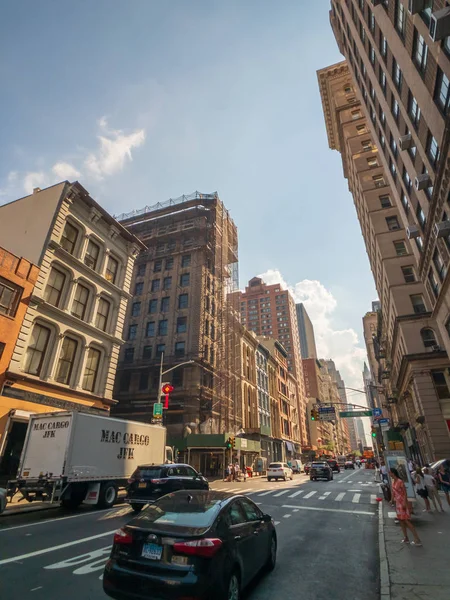 La vie en ville à Manhattan le jour — Photo