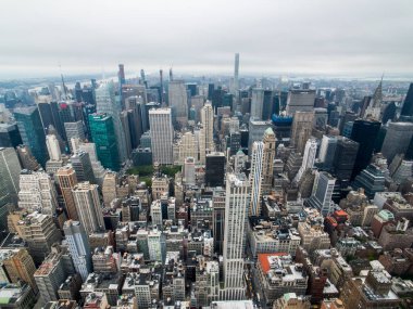 Empire state Binası dan Manhattan gökdelen havadan görünümü