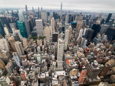 Empire state Binası dan Manhattan gökdelen havadan görünümü