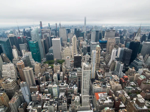 Letecký pohled na Manhattan mrakodrap od Empire state building — Stock fotografie