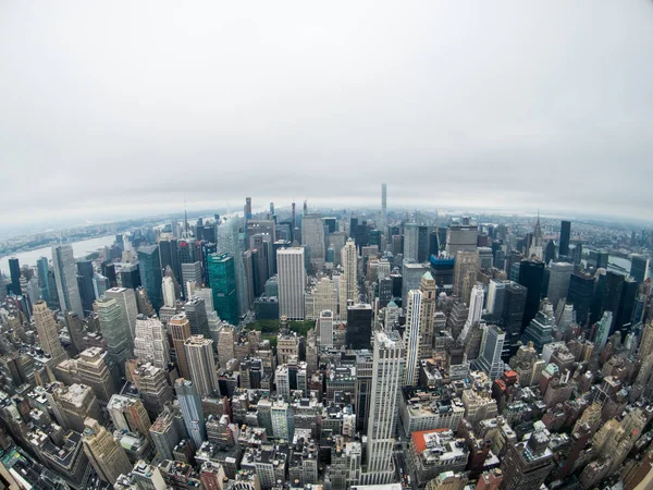 Вид с воздуха на Манхэттен с Эмпайр-стейт-билдинг — стоковое фото